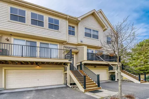 4615 Victor Path #6, Hugo, MN 55038