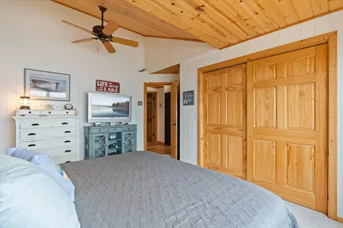Bedroom - 5810 Birchdale Rd, Brainerd, MN 56401 photo 4 of 11