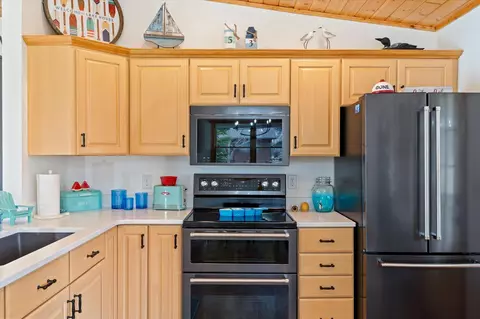 Kitchen - 5810 Birchdale Rd, Brainerd, MN 56401 photo 2 of 3