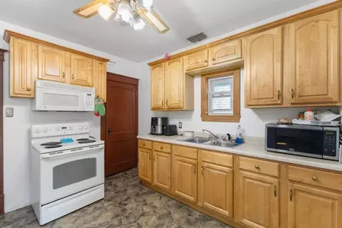 Entry Way - 712 10th Ave S, Saint Cloud, MN 56301 photo 3 of 6