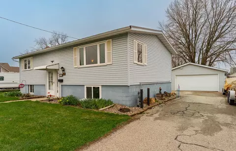60 S 1st St, Lewiston, MN 55952