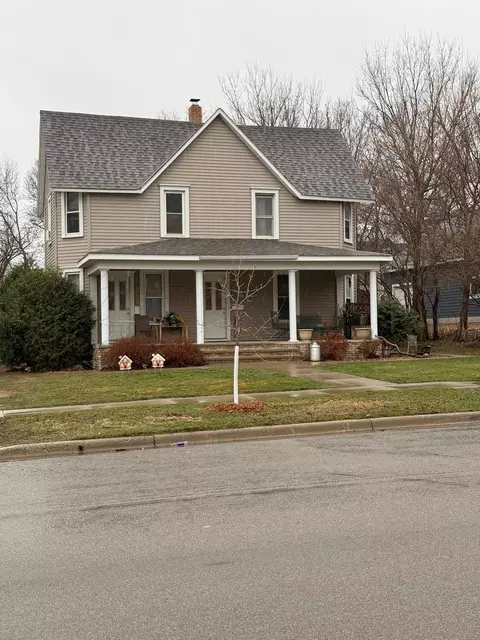 504 W Marshall St, Marshall, MN 56258