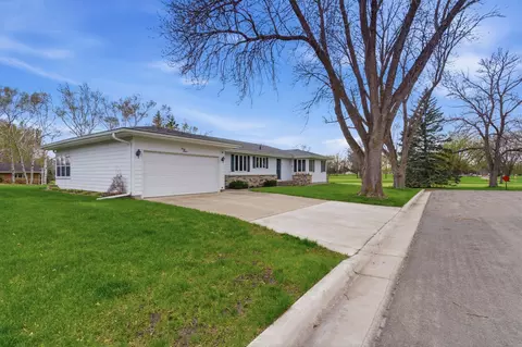 Exterior - 311 E Oak Ave, Olivia, MN 56277 photo 4 of 4