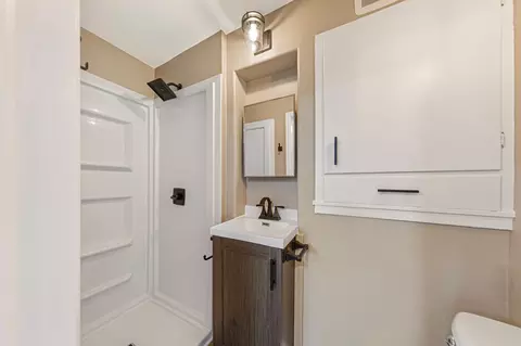Bath - 414 River St, Waterville, MN 56096 photo 1 of 3