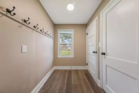Entry Way - 414 River St, Waterville, MN 56096 photo 2 of 3