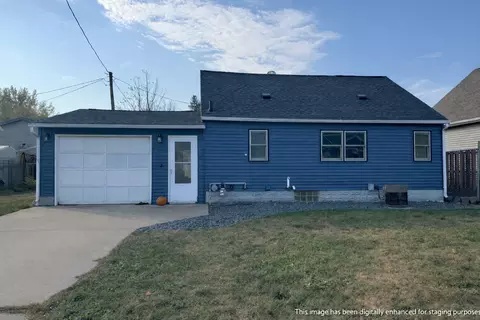 109 6th St SW, Pine Island, MN 55963
