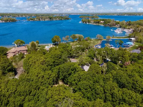 27755 Island View Rd, Shorewood, MN 55331