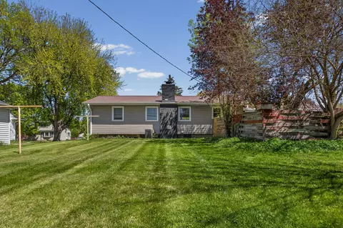 Exterior - 2134 Garnet Dr, Eagan, MN 55122 photo 6 of 8