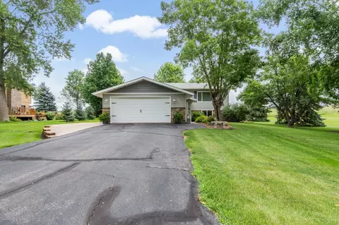 2001 Ridgewood Dr NW, Alexandria, MN 56308