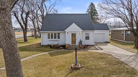 Exterior - 301 S Oak St, Hendricks, MN 56136 photo 1 of 7