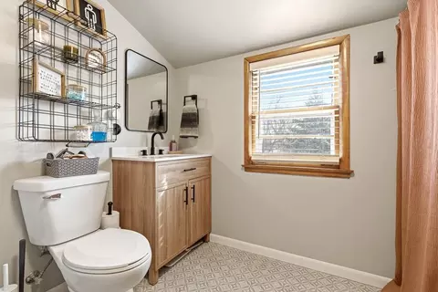 Bath - 301 S Oak St, Hendricks, MN 56136 photo 2 of 4