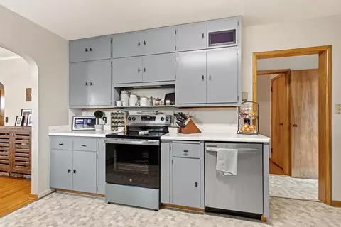 Kitchen - 301 S Oak St, Hendricks, MN 56136 photo 3 of 7