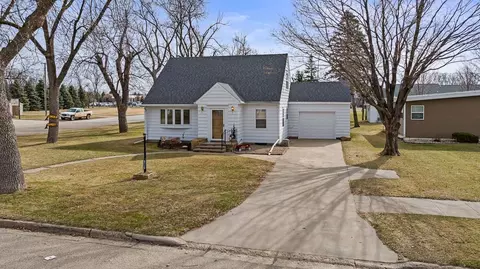Exterior - 301 S Oak St, Hendricks, MN 56136 photo 4 of 7