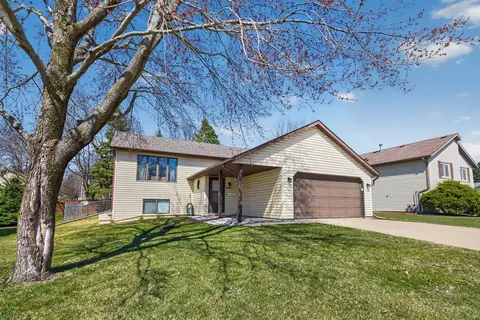 2807 25th St NW, Rochester, MN 55901