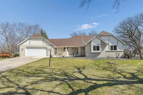 2242 Jennifer Ln, North Saint Paul, MN 55109