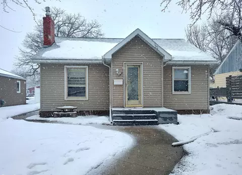 319 Crocker Ave N, Thief River Falls, MN 56701