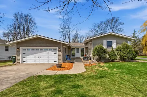 404 Larson St SW, Hutchinson, MN 55350