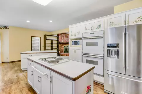 Kitchen - 604 Pine Needle Dr, Perham, MN 56573 photo 5 of 10