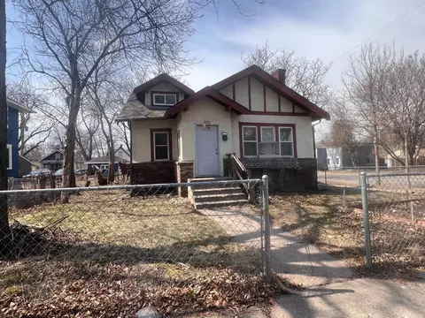 3251 Colfax Ave N, Minneapolis, MN 55412