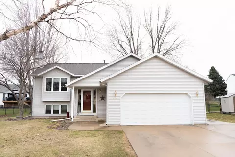 4449 56th St NW, Rochester, MN 55901