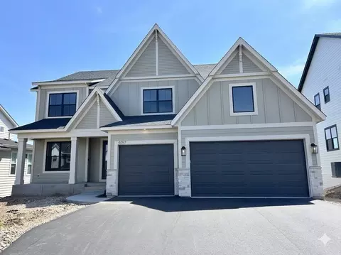 4097 Arbor Dr, Woodbury, MN 55129