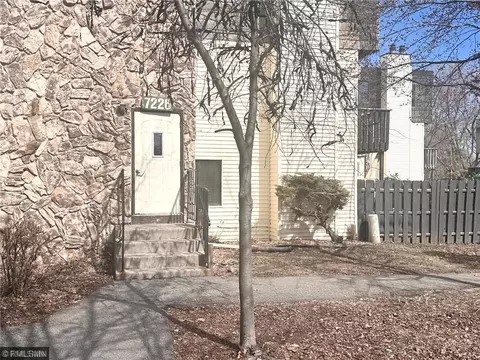 7226 72nd Ln N #210, Brooklyn Park, MN 55428