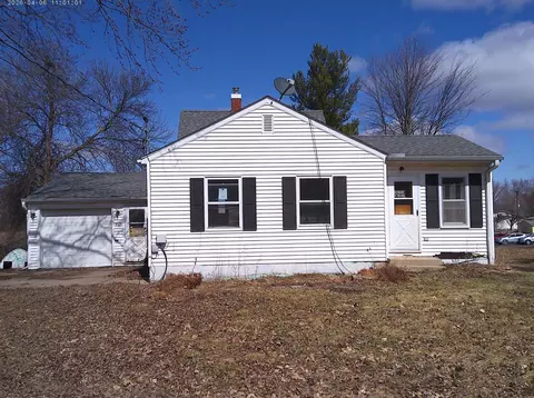 905 Golf Ave SW, Pine City, MN 55063