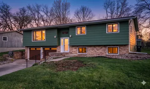 400 Lockwood Dr, Northfield, MN 55057