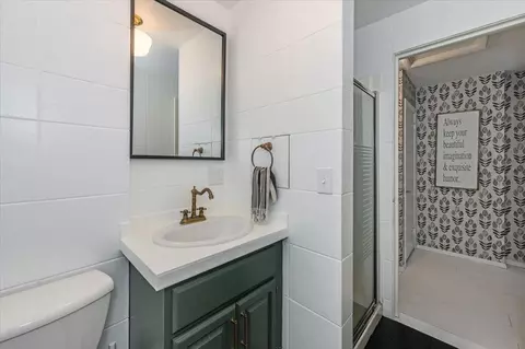 Bath - 154 E Buffalo St, Duluth, MN 55811 photo 3 of 3
