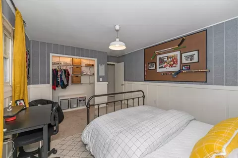 Bedroom - 154 E Buffalo St, Duluth, MN 55811 photo 4 of 6