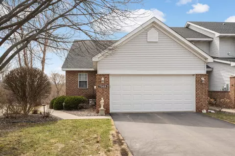 7988 Autumn Ridge Way, Chanhassen, MN 55317