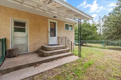 Exterior - 824 Willow St, Brainerd, MN 56401 photo 5 of 7