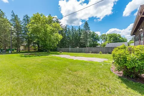 Exterior - 1303 S 8th St, Brainerd, MN 56401 photo 10 of 18