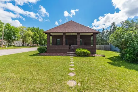Exterior - 1303 S 8th St, Brainerd, MN 56401 photo 2 of 18