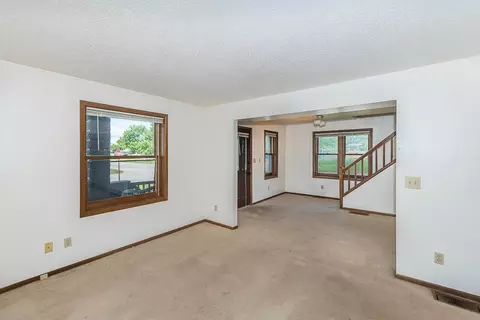 Living - 1303 S 8th St, Brainerd, MN 56401 photo 4 of 5