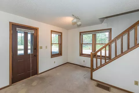 Entry Way - 1303 S 8th St, Brainerd, MN 56401 photo 1 of 2