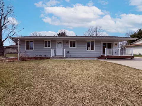 8254 Hearthside Rd S, Cottage Grove, MN 55016