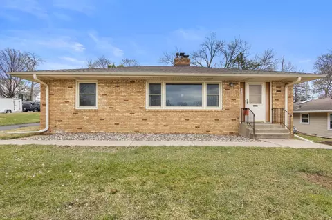 3029 Silver Lake Rd NE, Saint Anthony, MN 55418