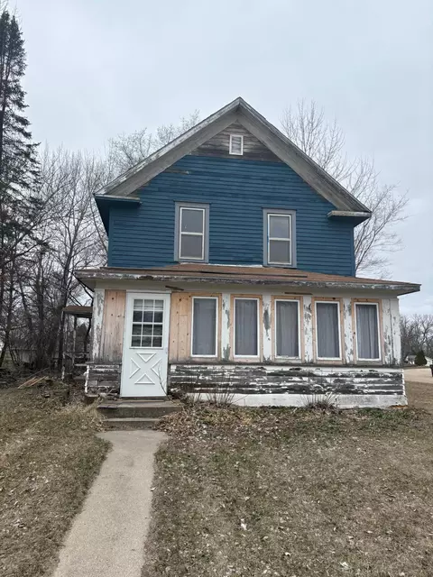 201 NW Becker Ave, Clontarf, MN 56215