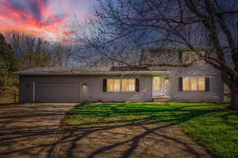 14050 37th Ave N, Plymouth, MN 55447