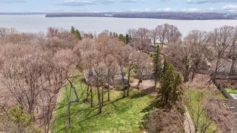 21 Nn Huntington Point Rd E, Minnetonka Beach, MN 55391
