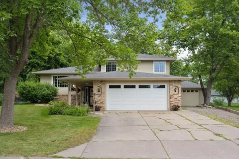 9772 Ives Ln N, Maple Grove, MN 55369