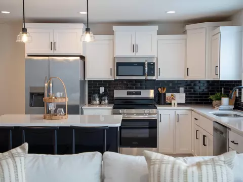 Kitchen - 7901 Lost River Rd, Horace, ND 58047 photo 2 of 6