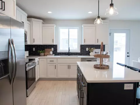 Kitchen - 7901 Lost River Rd, Horace, ND 58047 photo 5 of 6