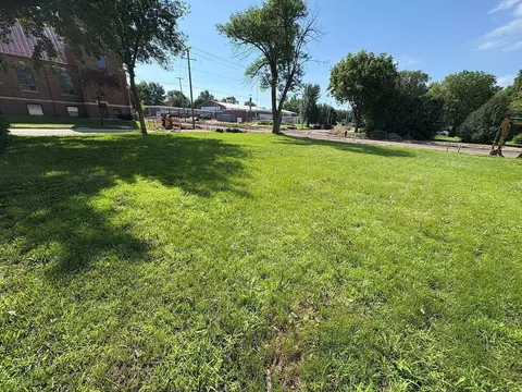 49 S Hering St, Appleton, MN 56208 photo 2