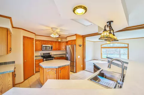 Kitchen - 18352 Johnson Rd, Brainerd, MN 56401 photo 2 of 5