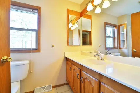 Bath - 18352 Johnson Rd, Brainerd, MN 56401 photo 3 of 6