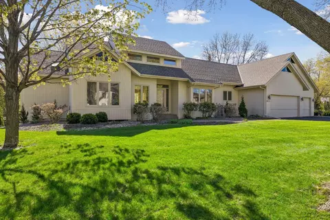 5915 Sweetwater Cir, Excelsior, MN 55331