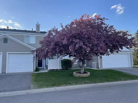 2005 Southcross Dr W #1006, Burnsville, MN 55306