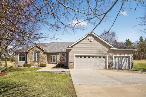 1442 30th St NW, Austin, MN 55912